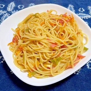 ハムと野菜のカレー風味スパゲティ